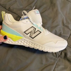 Women’s new balance shoes, size 10, never worn